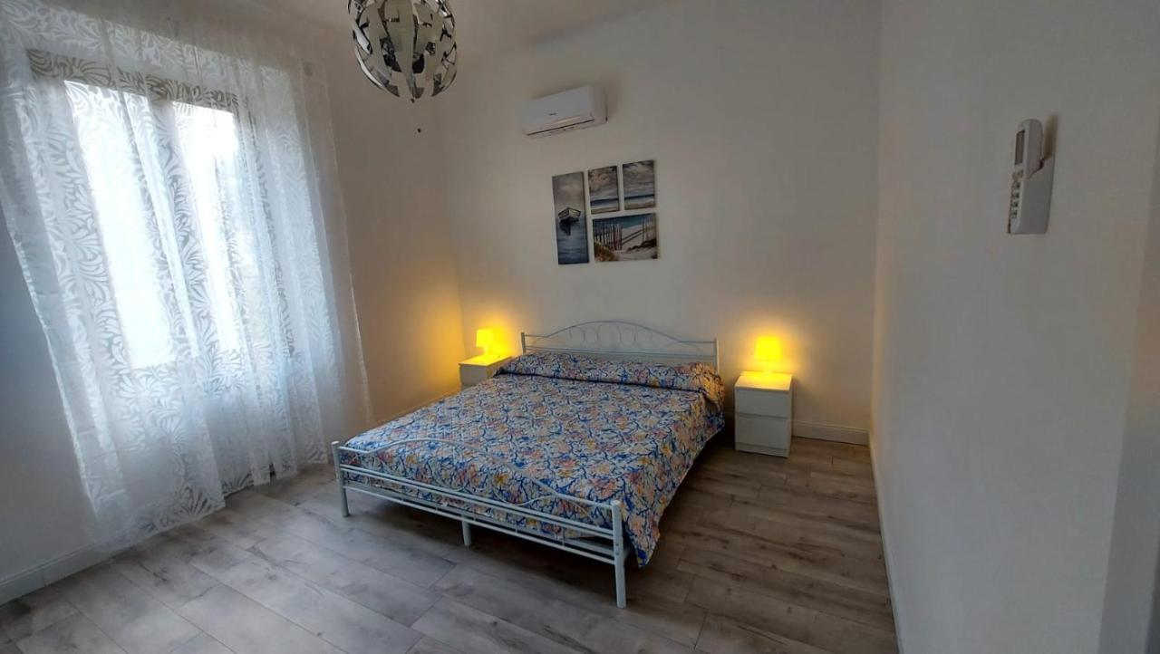 Green Central House Apartment ลาสเปเซีย ภายนอก รูปภาพ
