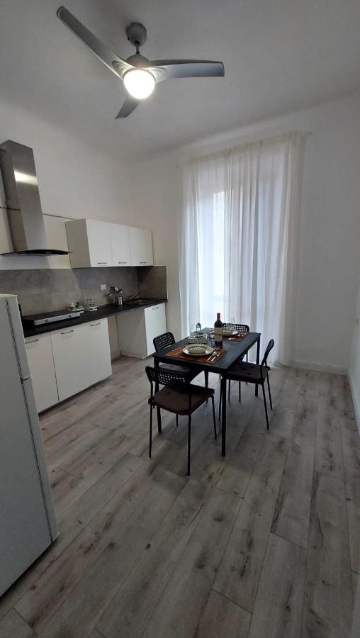 Green Central House Apartment ลาสเปเซีย ภายนอก รูปภาพ