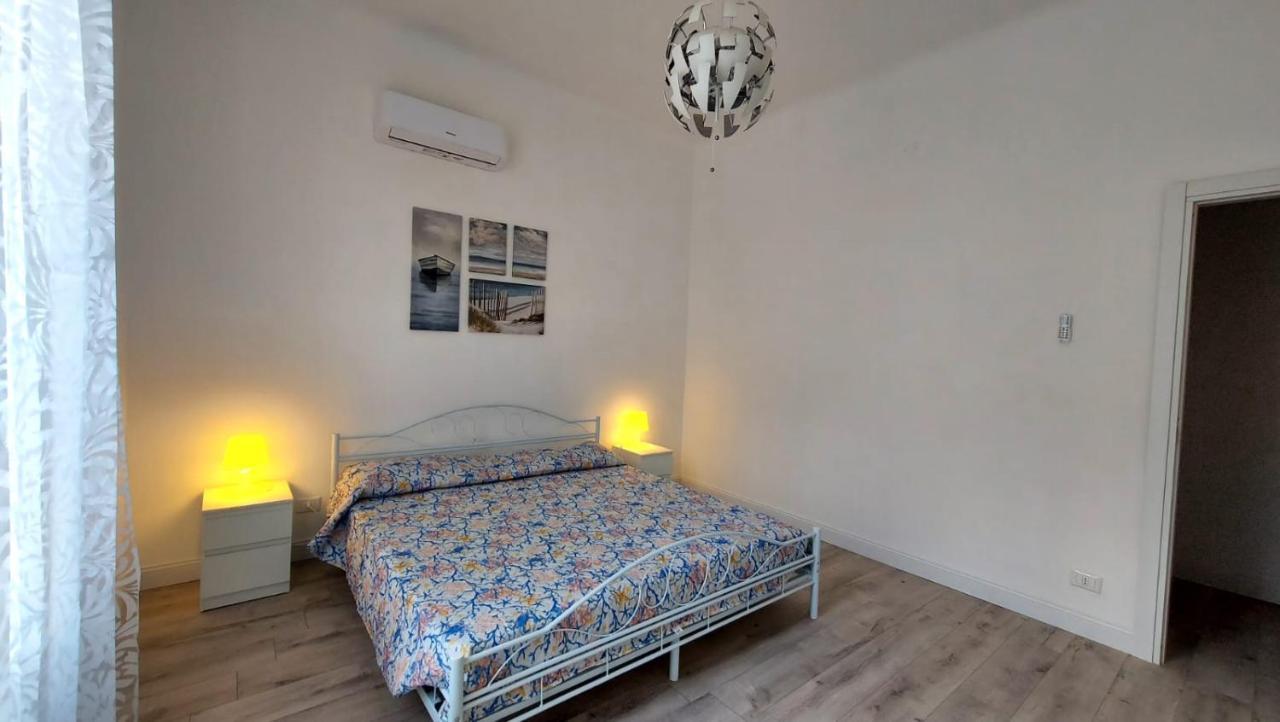Green Central House Apartment ลาสเปเซีย ภายนอก รูปภาพ