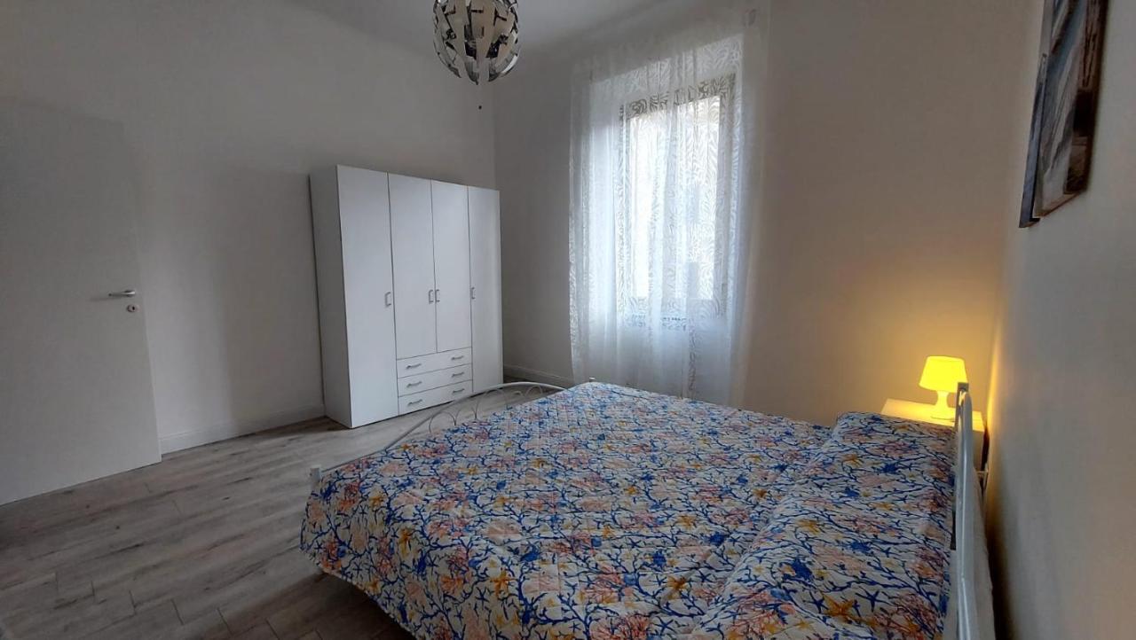 Green Central House Apartment ลาสเปเซีย ภายนอก รูปภาพ